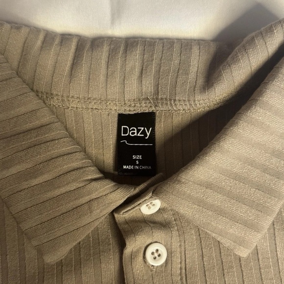 Dazy Robbie’s Knit Polo Short Sleeve Women’s Size Small - Picture 2 of 9